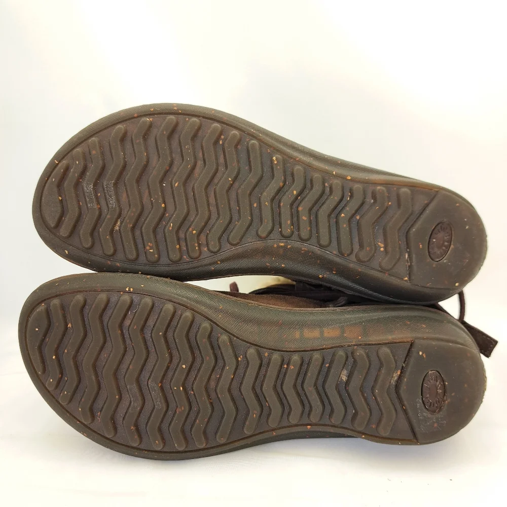 UGG Australia S/N 5749 Women's Suede Brown Leather Sheepskin Ankle Boots 9 - Picture 11 of 16